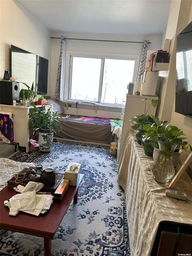 34-00 Linneaus Place Flushing NY 11354