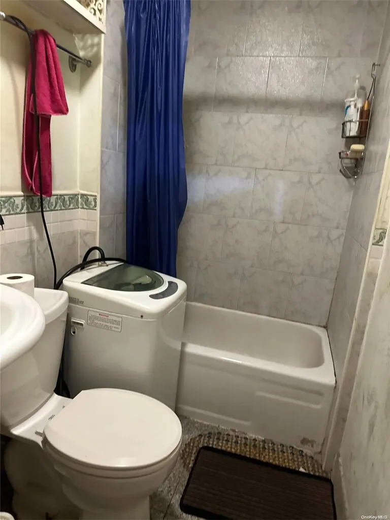 34-00 Linneaus Place Flushing NY 11354