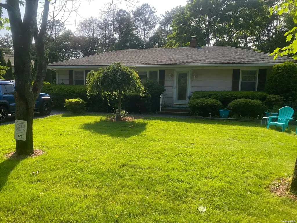 173 Ludlam Avenue Riverhead NY 11901