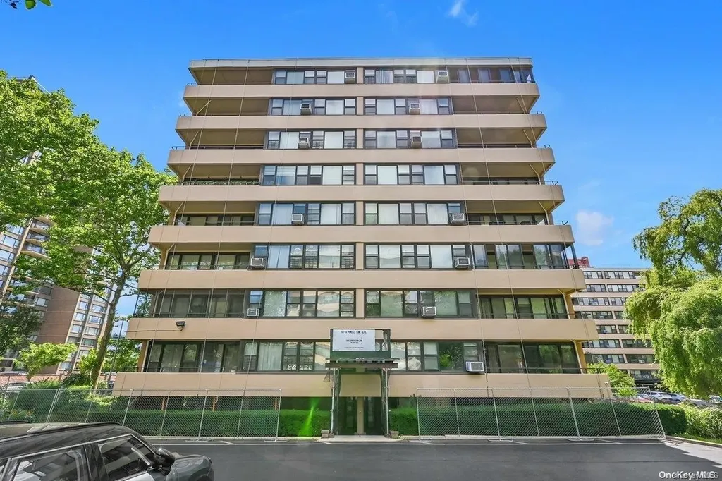 166-10 Powells Cove Boulevard Beechhurst NY 11357