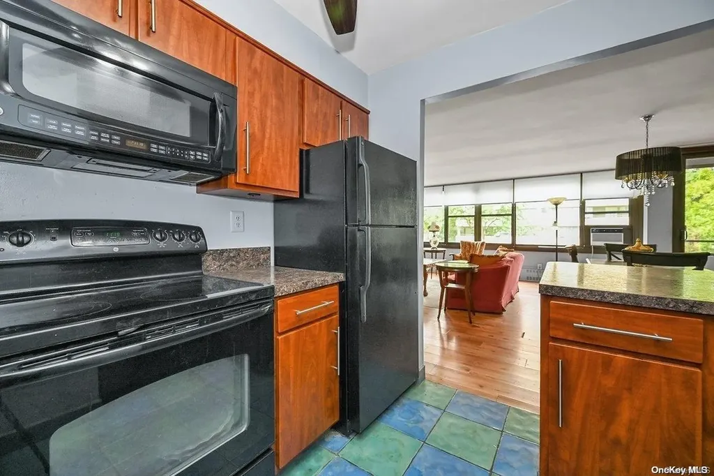166-10 Powells Cove Boulevard Beechhurst NY 11357