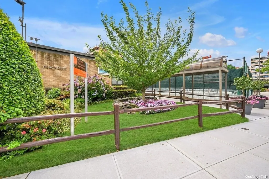 166-10 Powells Cove Boulevard Beechhurst NY 11357