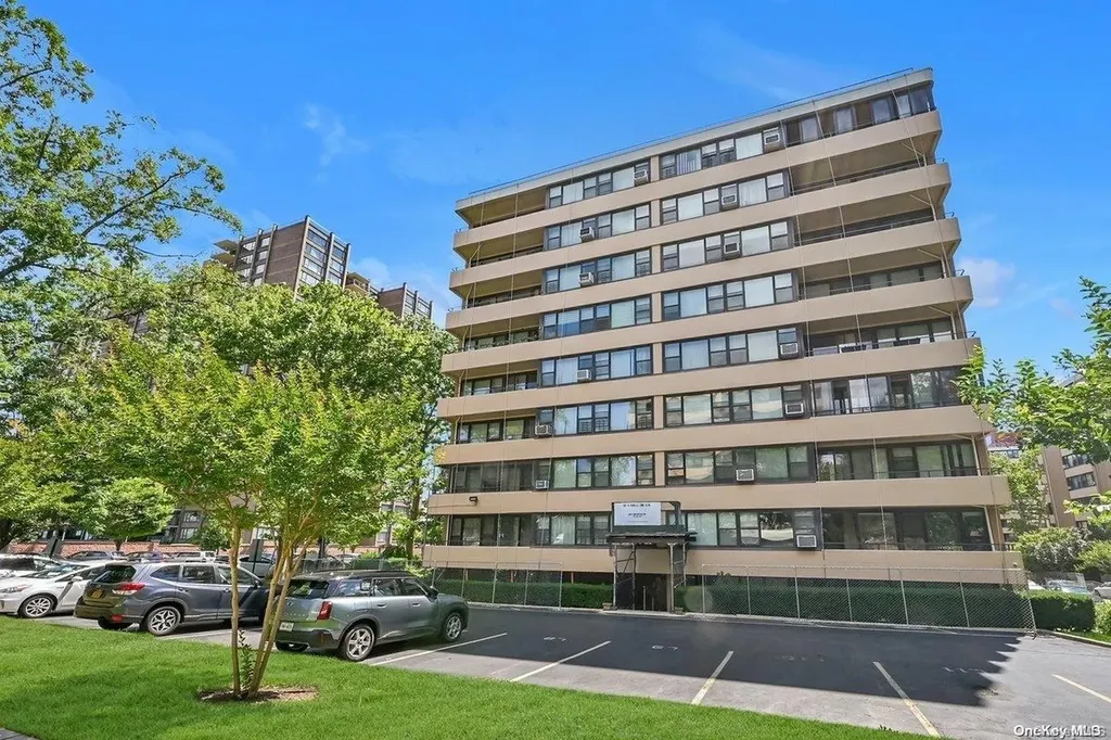 166-10 Powells Cove Boulevard Beechhurst NY 11357