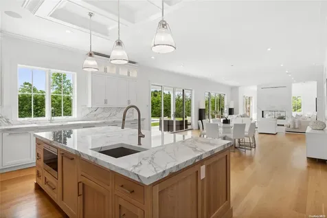 298 Montauk Water Mill NY 11976