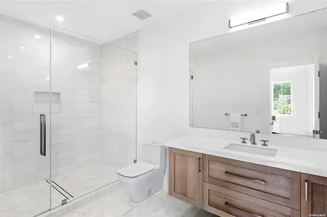 298 Montauk Water Mill NY 11976