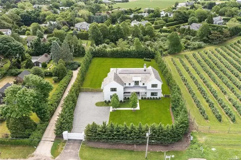 298 Montauk Water Mill NY 11976