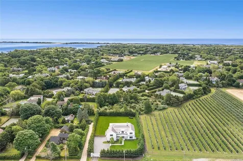 298 Montauk Water Mill NY 11976