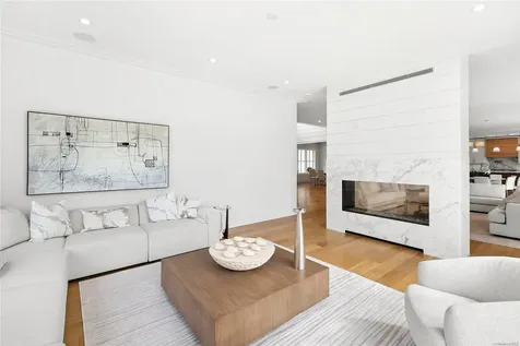 298 Montauk Water Mill NY 11976