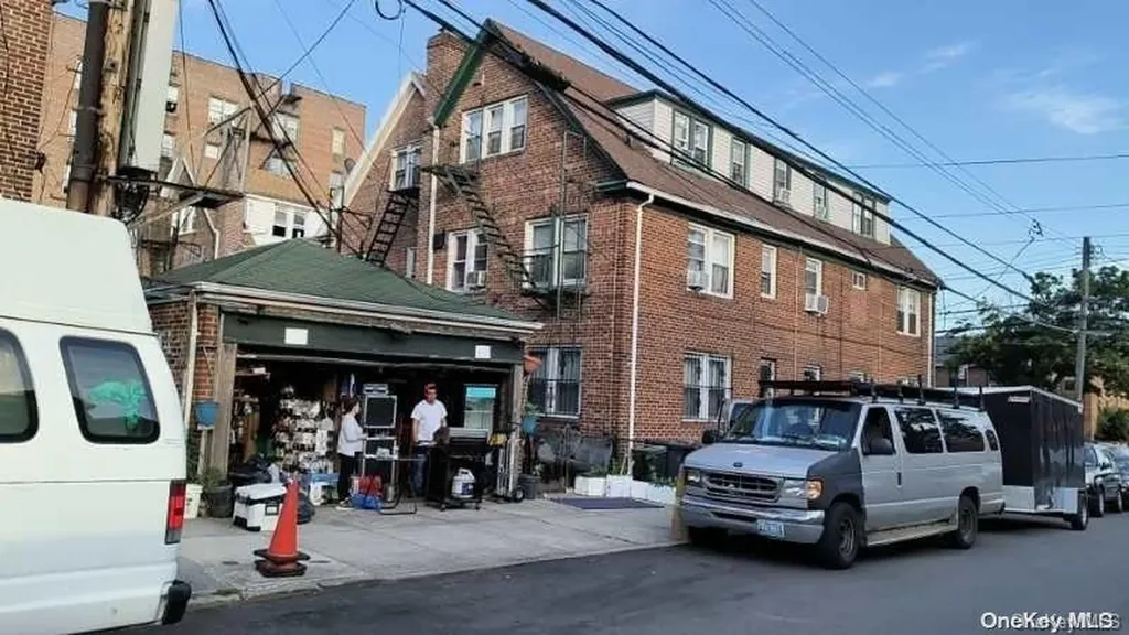 79-01 45 Avenue Elmhurst NY 11373