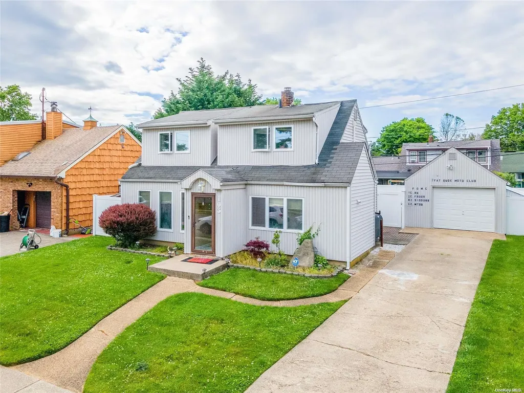 103 Azalea Road Levittown NY 11756