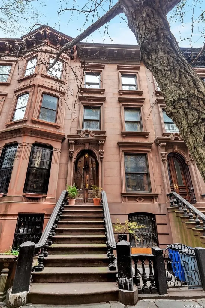 29 South Elliott Brooklyn NY 11217