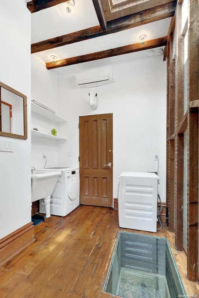 29 South Elliott Brooklyn NY 11217