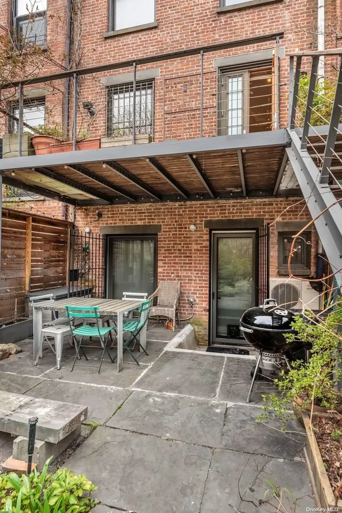 29 South Elliott Brooklyn NY 11217