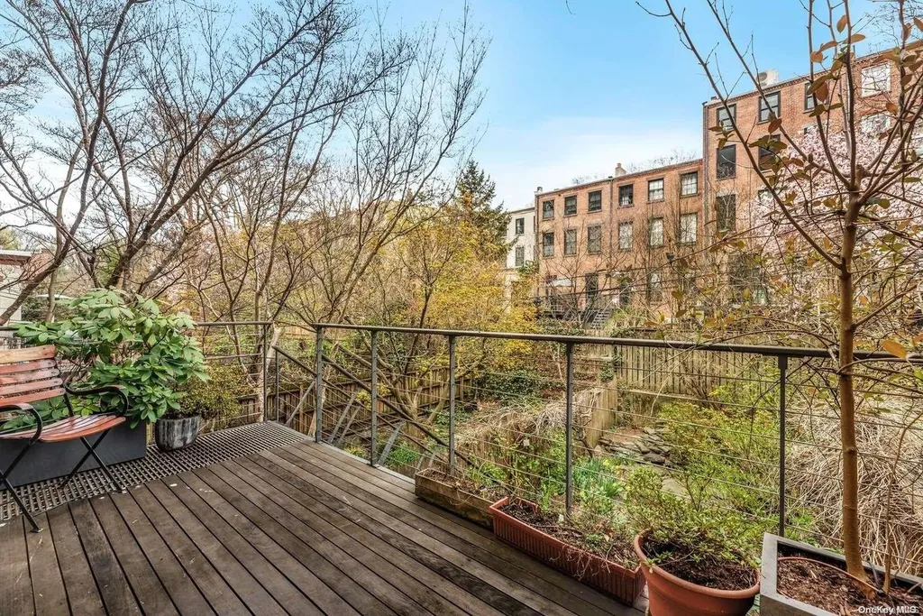 29 South Elliott Brooklyn NY 11217