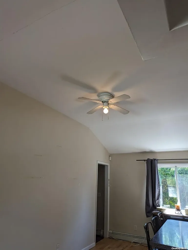 9 Hamilton Avenue North Babylon NY 11703
