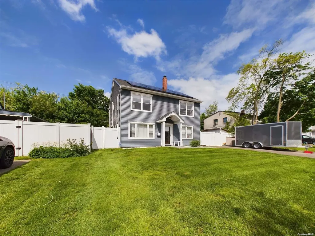 20 Shelter Lane Levittown NY 11756