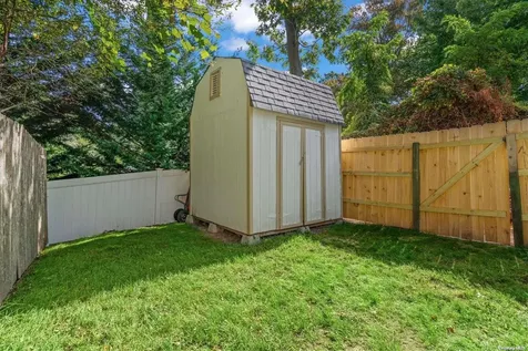 15 B Sea Cliff Drive Sound Beach NY 11789