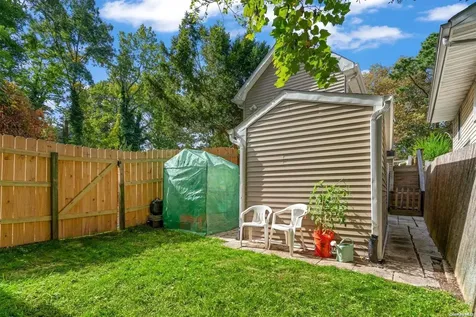 15 B Sea Cliff Drive Sound Beach NY 11789