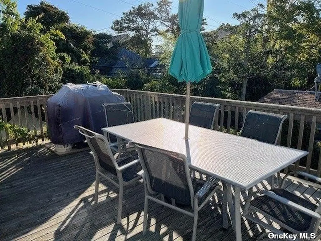 898 Evergreen Walk Ocean Beach NY 11770