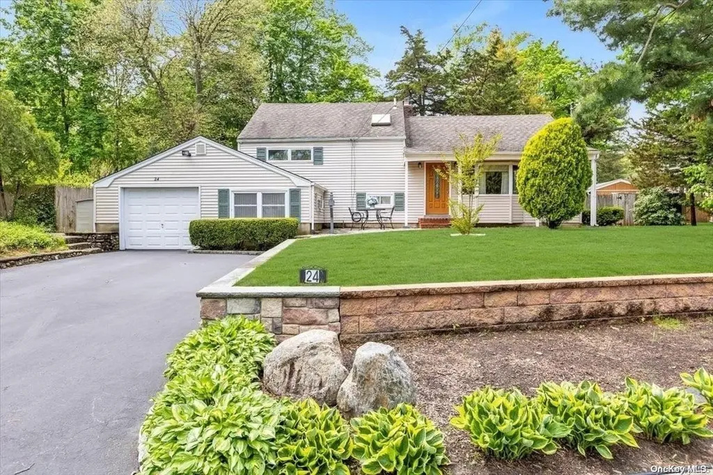 24 Scott Drive Melville NY 11747