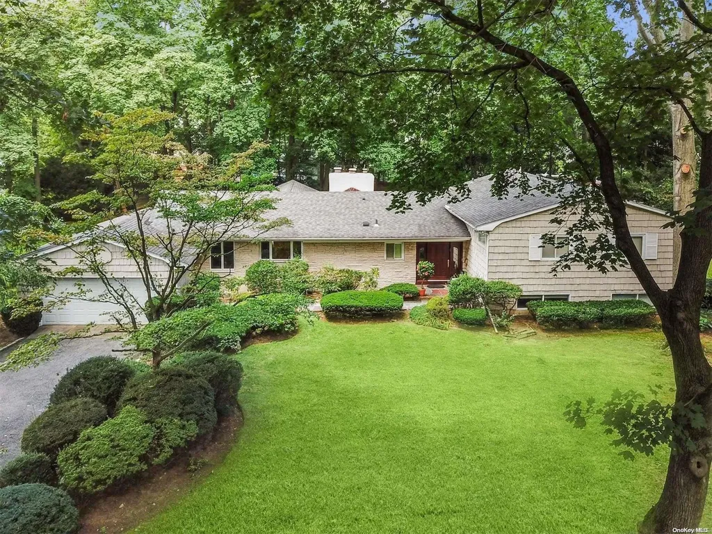 115 Hicks Lane Great Neck NY 11024