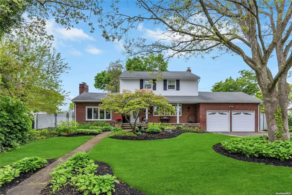 6 Vine Court Centereach NY 11720