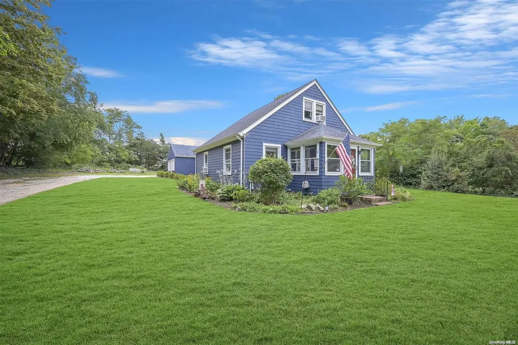 2570 Main Road Laurel NY 11948
