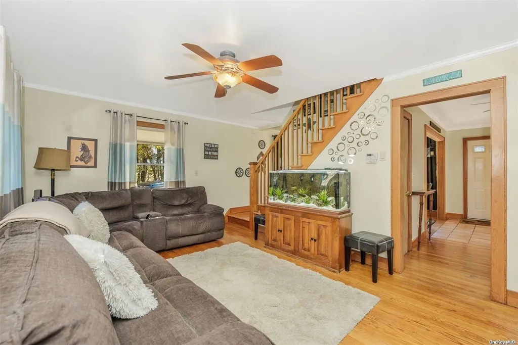 2570 Main Road Laurel NY 11948