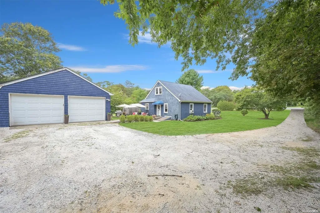 2570 Main Road Laurel NY 11948