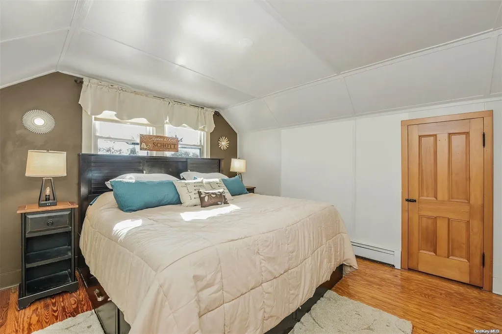2570 Main Road Laurel NY 11948