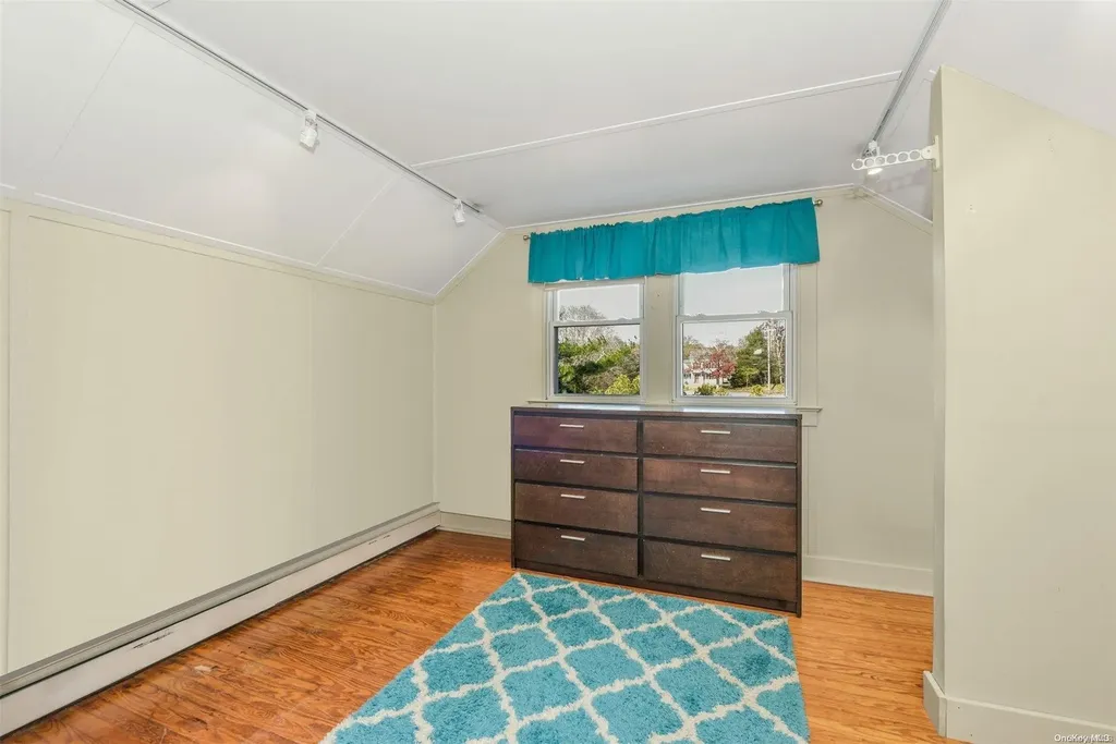 2570 Main Road Laurel NY 11948