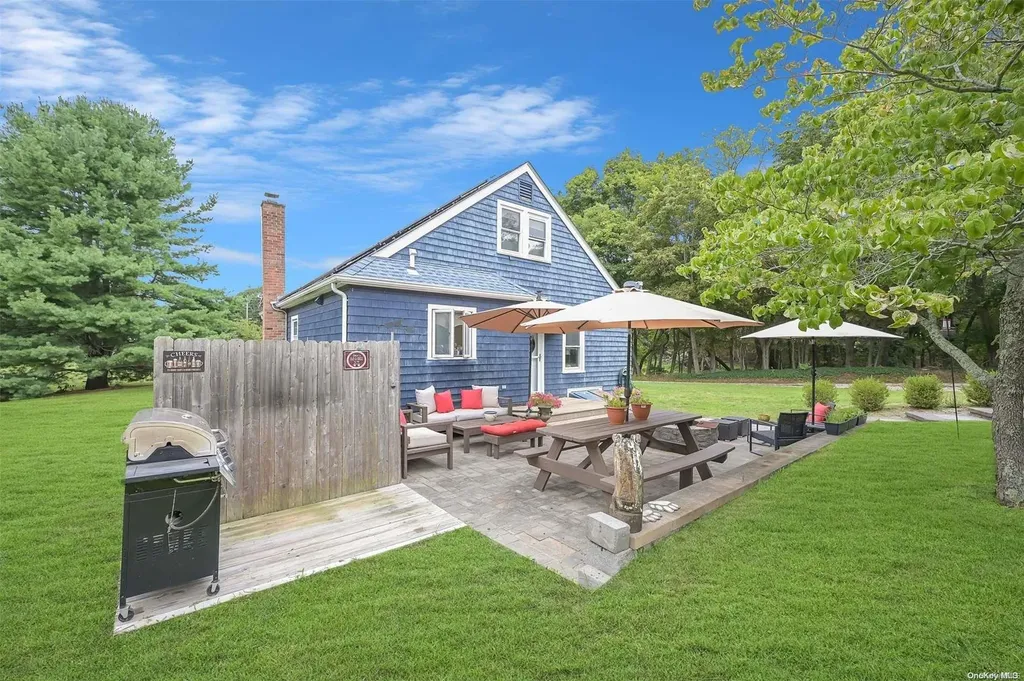 2570 Main Road Laurel NY 11948