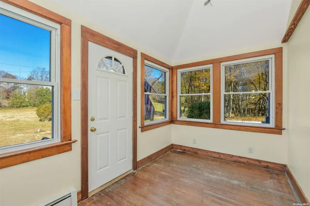 2570 Main Road Laurel NY 11948