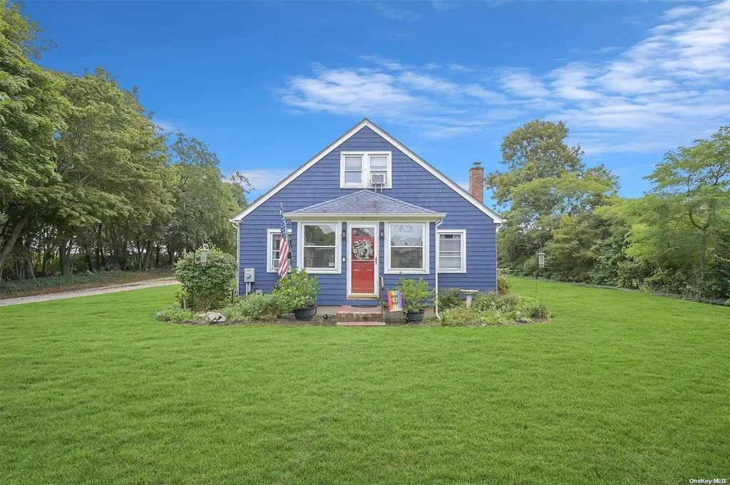 2570 Main Road Laurel NY 11948