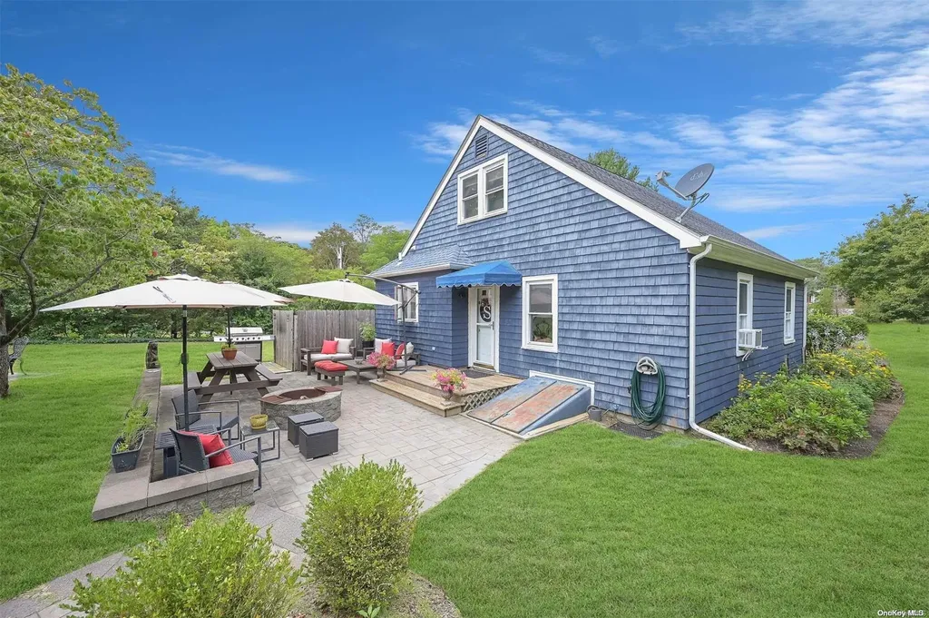 2570 Main Road Laurel NY 11948