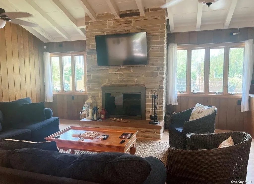 892 Evergreen Walk Ocean Beach NY 11770