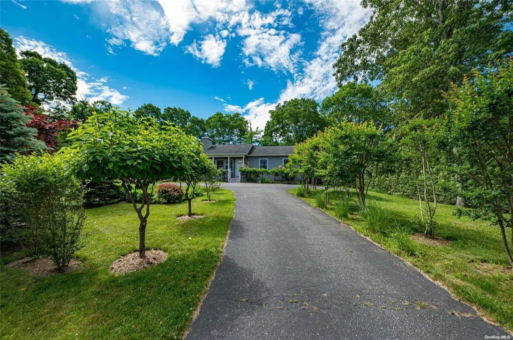 87 Old Riverhead Road Hampton Bays NY 11946