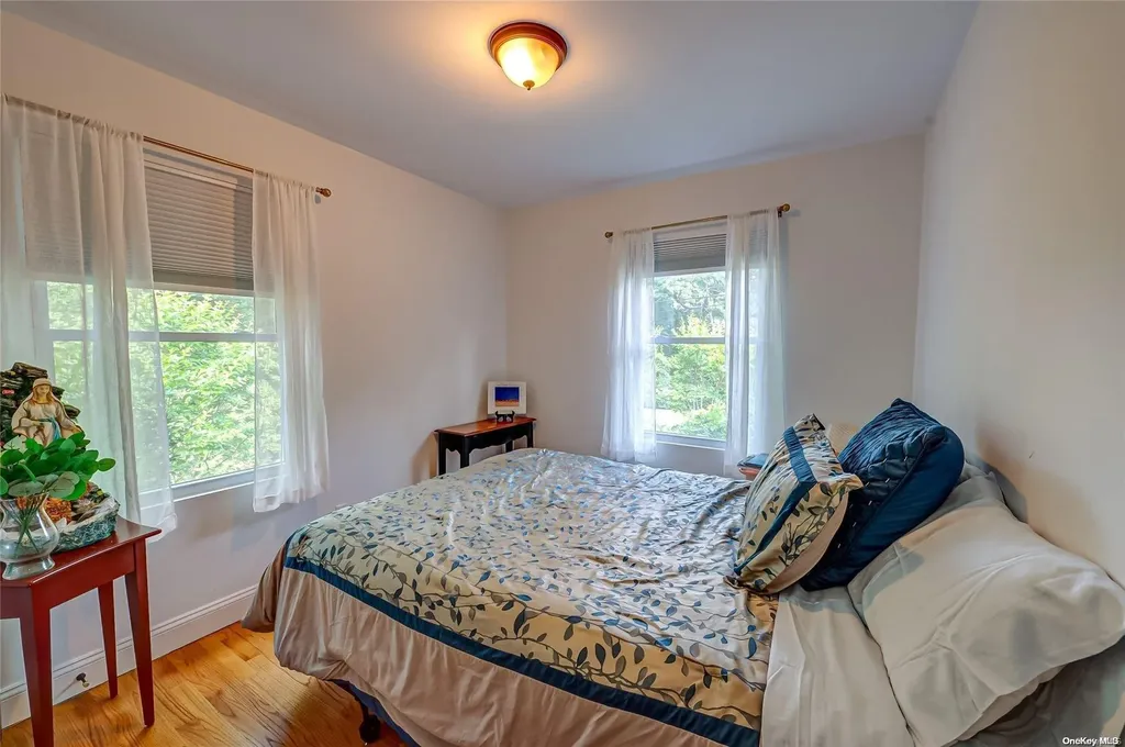 87 Old Riverhead Road Hampton Bays NY 11946