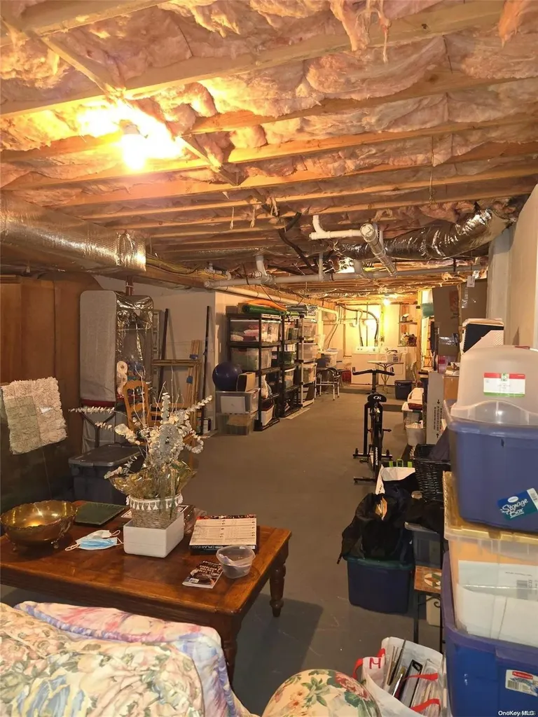 87 Old Riverhead Road Hampton Bays NY 11946