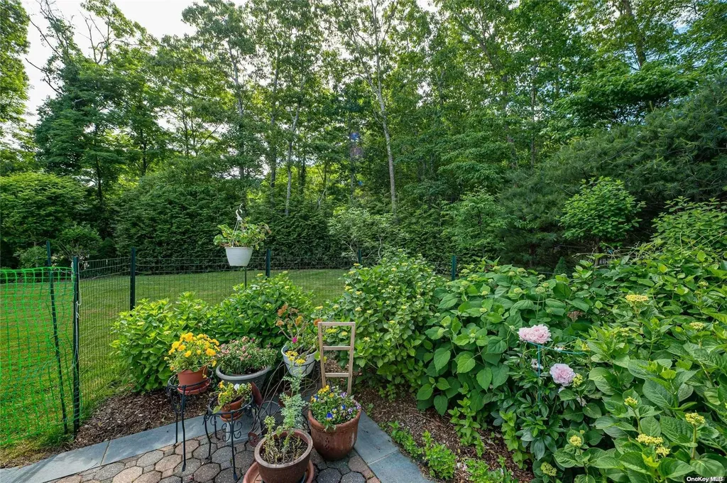 87 Old Riverhead Road Hampton Bays NY 11946