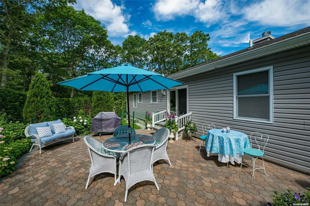 87 Old Riverhead Road Hampton Bays NY 11946