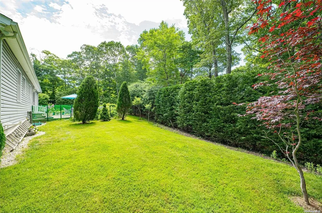 87 Old Riverhead Road Hampton Bays NY 11946