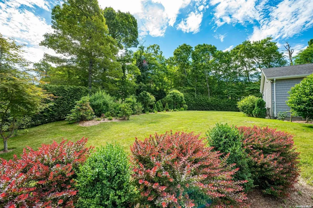 87 Old Riverhead Road Hampton Bays NY 11946