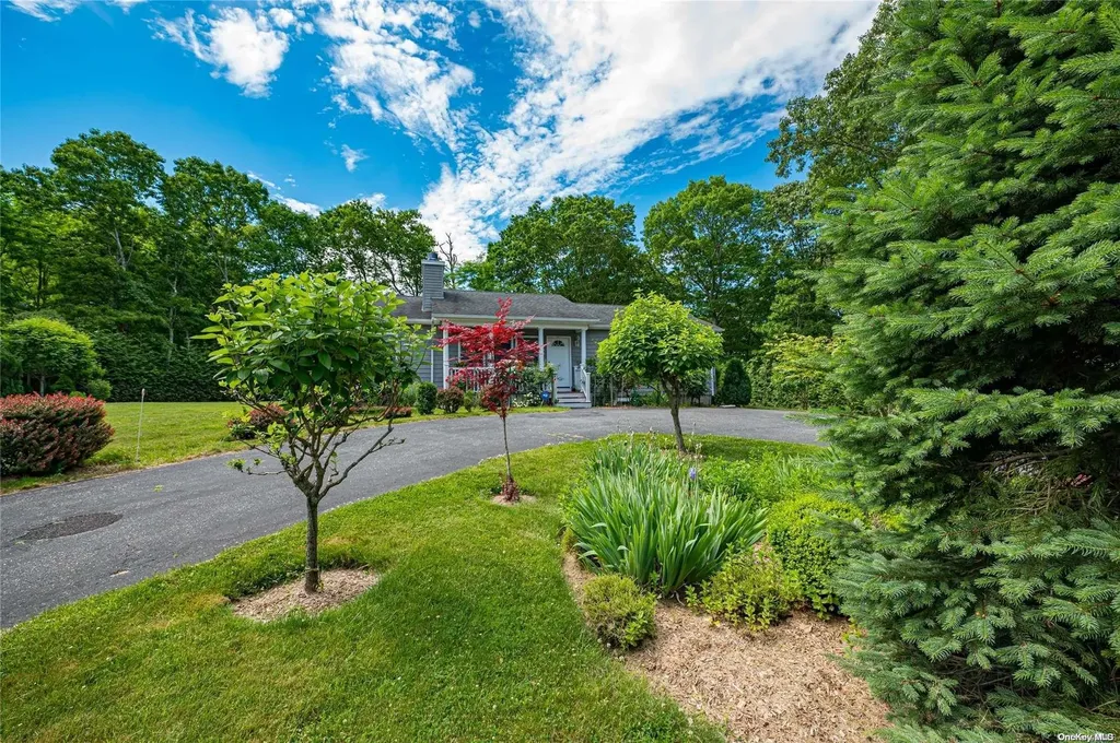 87 Old Riverhead Road Hampton Bays NY 11946