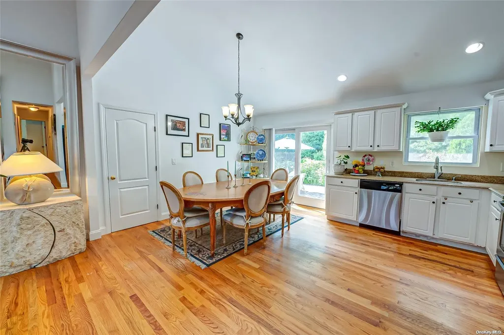 87 Old Riverhead Road Hampton Bays NY 11946