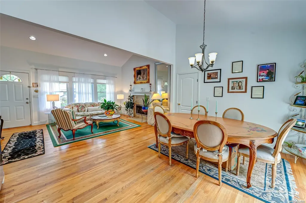 87 Old Riverhead Road Hampton Bays NY 11946