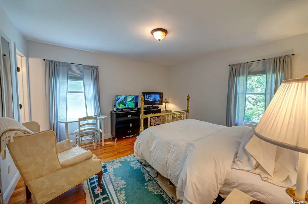 87 Old Riverhead Road Hampton Bays NY 11946