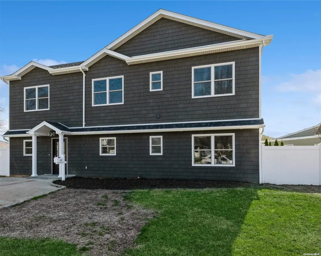 10 South Lane Levittown NY 11756