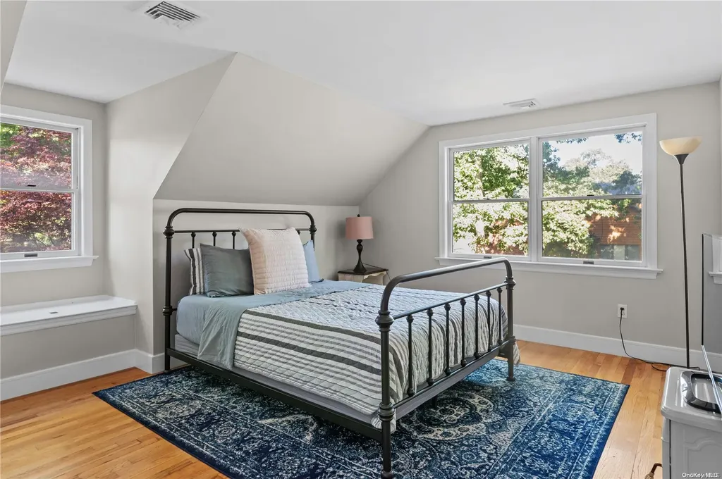 870 Stars Road East Marion NY 11939