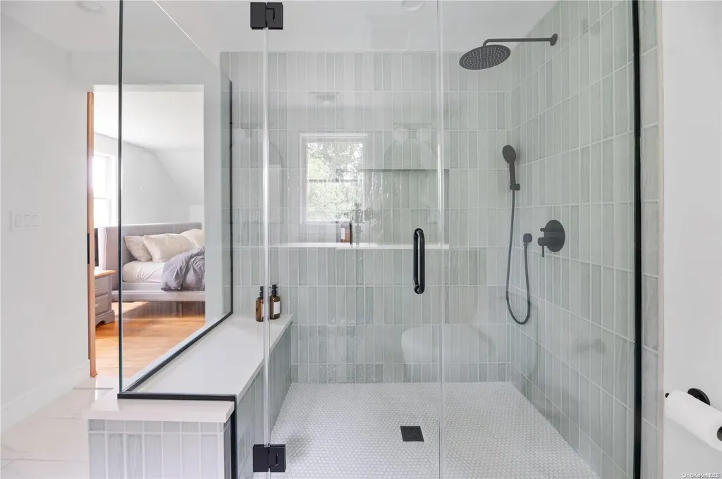 870 Stars Road East Marion NY 11939